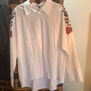 White blouse w/floral embroidered shoulders